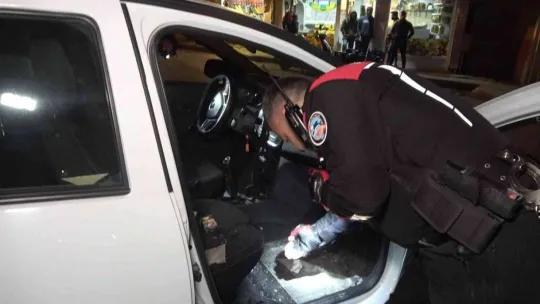 'Dur' ihtarına uymayan aracı polis ekipleri 5 dakikada yakaladı