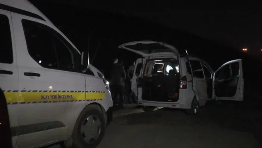 'Dur' ihtarına uymayıp polis memurunu ağır yaralamıştı, saklandığı yerde kıskıvrak yakalandı