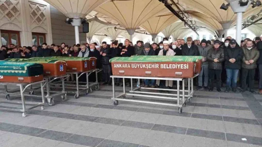 'Elvan Dalton' ismiyle tanınan ünlü şarkıcı Elvan Yılmaz son yolcuğuna uğurlandı