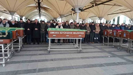 'Elvan Dalton' ismiyle tanınan ünlü şarkıcı Elvan Yılmaz son yolcuğuna uğurlandı