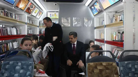 'Gezici Kütüphane' Kırsalda öğrencilere kitap sevgisi dağıtıyor