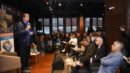 'Haydarpaşa Kitabı: Kent, Mekan, Mücadele' yazarları Kadıköy'de buluştu