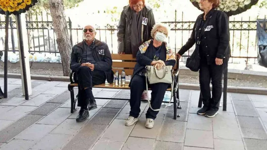 'İstek Şarkı' cinayetine kurban giden müzisyen Onur Şener son yolculuğuna uğurlandı