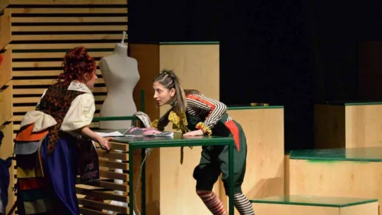 'Kostüm Odası'nı beğeniyle izlediler