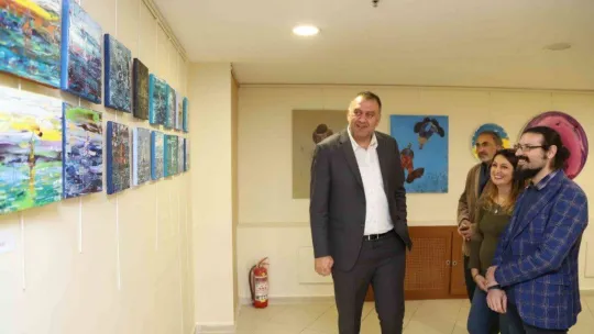 'Küçük İnsanların Gölgeleri' resim sergisi Kartal Belediyesi'nde açıldı