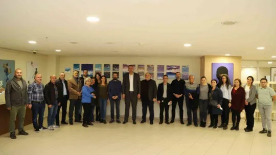 'Küçük İnsanların Gölgeleri' resim sergisi Kartal Belediyesi'nde açıldı