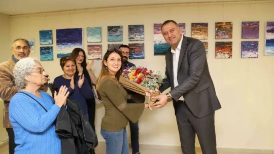 'Küçük İnsanların Gölgeleri' resim sergisi Kartal Belediyesi'nde açıldı