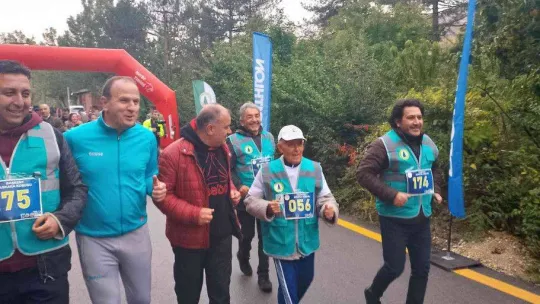 'Meme Kanseri Farkındalık Ayı'nda farkındalık için koştular