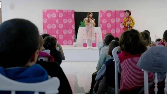 'Müziğin Dünyası' tiyatro gösterimi miniklere unutulmaz anlar yaşattı