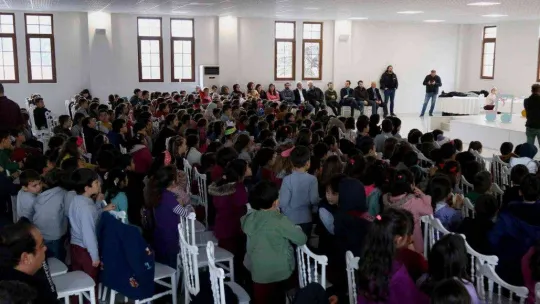 'Müziğin Dünyası' tiyatro gösterimi miniklere unutulmaz anlar yaşattı