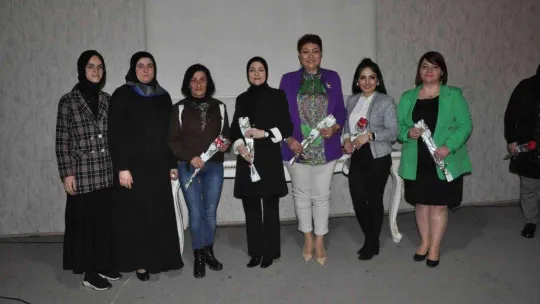 'Nitelikli Kadın Nitelikli Toplum Semineri'ne yoğun ilgi