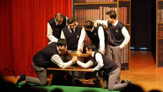 'Ölü Ozanlar Derneği' Başakşehirlilerden büyük ilgi gördü