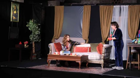 'Plastik Aşklar' tarihi Kervansaray'da sahnelendi