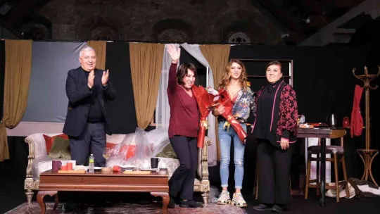 'Plastik Aşklar' tarihi Kervansaray'da sahnelendi