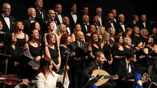 'Sanat Güneşi' doğum gününde şarkılarıyla anıldı