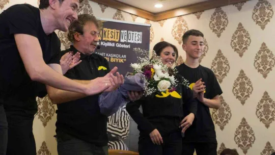 'Sarı Bıyık' sahnelere geri döndü