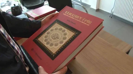 'Ya Hazret-i Pir: Türk Hat Sanatında Tasavvuf Önderleri' isimli kitap tasavvuf önderlerinin sanat ve estetik yönlerine ışık tutuyor