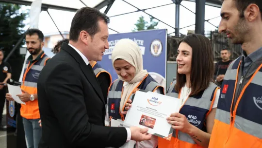 Başkan Balcıoğlu, AFAD Gönüllülerine Sertifika ve Kimlik Kartı Teslim Töreni'ne Katıldı