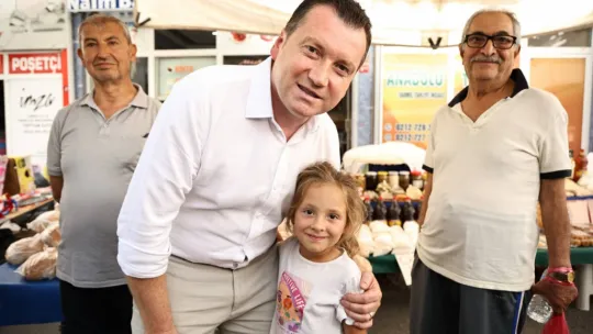 Başkan Balcıoğlu, Semt Pazarında Esnaf ve Vatandaşlarla Buluştu