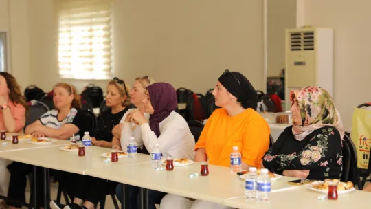 Hayriye Sena Balcıoğlu, Alipaşa Mahallesi'nde Kadınlarla Buluştu