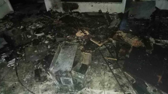 1 buçuk milyon lira değerindeki bilgisayar malzemesi yangında küle döndü