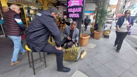 10 çocuğunu boya sandığı ile büyüttü