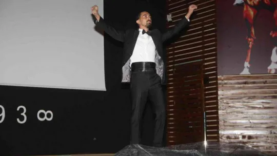 10 Kasım'da Atatürk saygı ve özlemle anıldı