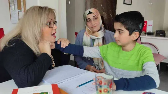 10 yıl sonra 'anne' dedi... Bir annenin en mutlu anı kamerada