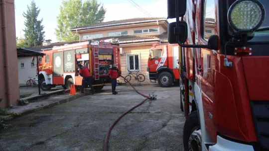 112 Acil Sağlık Hizmetleri istasyonunun alt katındaki lojmanda yangın çıktı