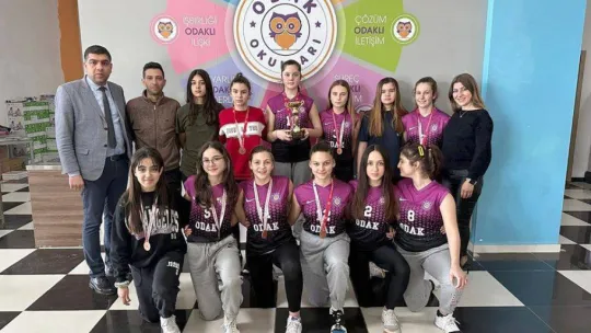 Basketbol Turnuvası'ndan 3 kupa ile döndüler