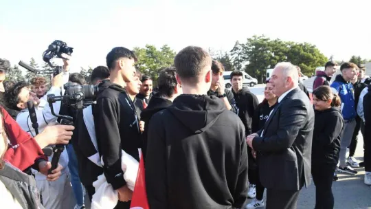 Başkan Mesut Üner Gençlerle Anıtkabir'i Ziyaret etti