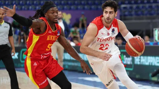 12 Dev Adam, Avrupa Şampiyonası'na galibiyetle başladı