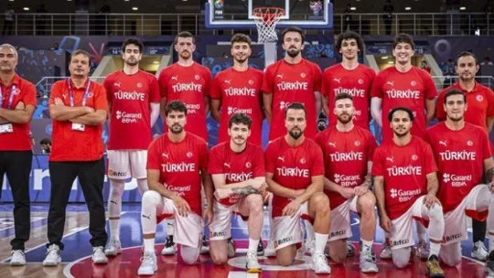 12 Dev Adam, çeyrek final için parkede