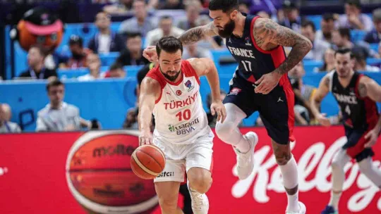 12 Dev Adam, Fransa'ya uzatmada mağlup oldu