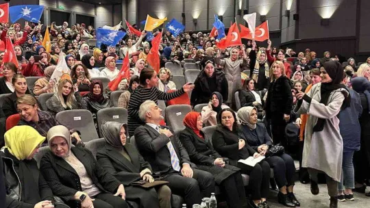 12 Kadın girişimci 'Kadın Emeği Türkiye'nin İstikbali' programında başarı hikayelerini anlattı