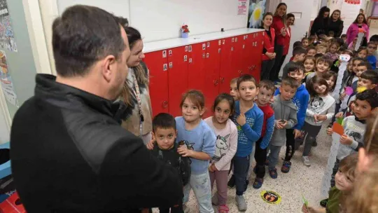 150 kilo atık pil toplayan minik öğrenciler, ilçe birincisi oldu