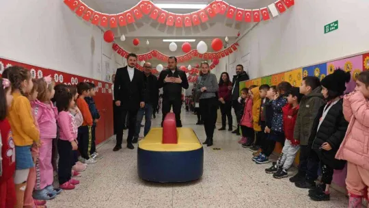 150 kilo atık pil toplayan minik öğrenciler, ilçe birincisi oldu