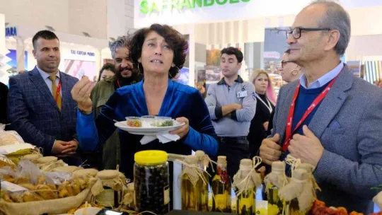 16. Uluslararası Travel Turkey İzmir'de Ayvalık standına ilgi büyük