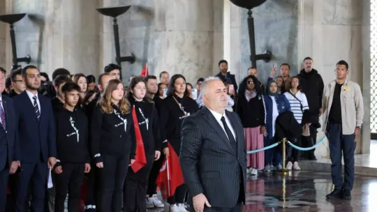 Başkan Mesut Üner Gençlerle Anıtkabir'i Ziyaret etti