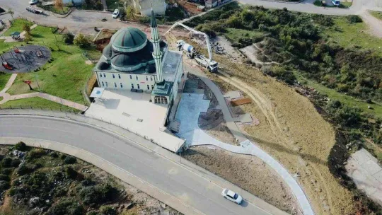 17 Ağustos Cami'nin çehresi yeşille buluşuyor