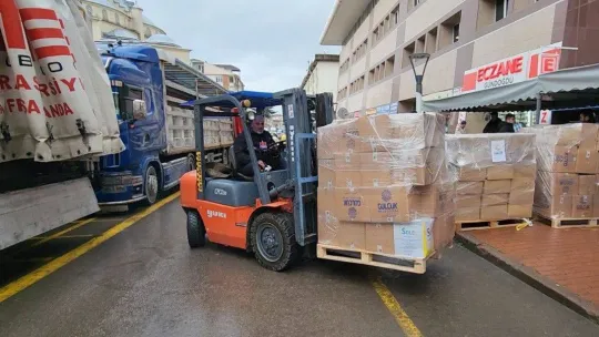 17 Ağustos depreminin en ağır bilançosunu yaşayan Gölcüklüler depremzedelere yardım elini uzattı