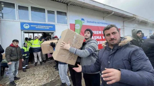 17 Ağustos'u yaşayan Sakarya deprem bölgesi için seferber oldu