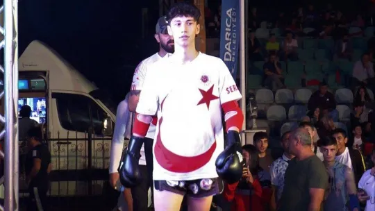 17 yaşında çıktığı ilk profesyonel maçında galibiyeti tattı