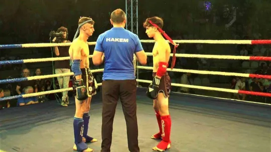 17 yaşında çıktığı ilk profesyonel maçında galibiyeti tattı