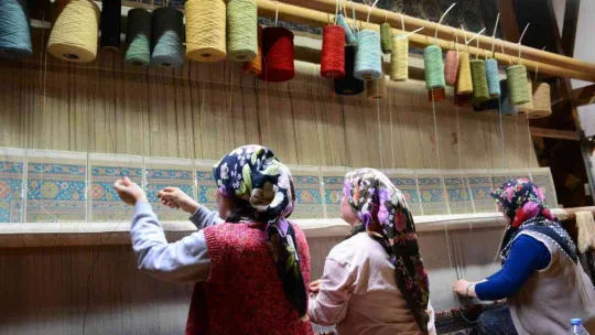 180 yıldır sarayları renklendiren fabrika: Hereke