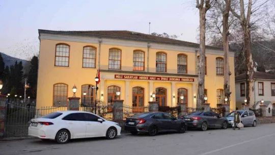 180 yıldır sarayları renklendiren fabrika: Hereke