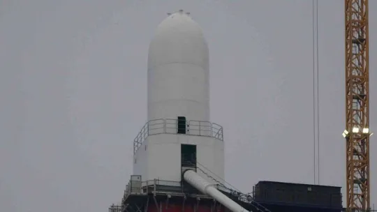 1915 Çanakkale Köprüsü kulelerine Seyit Onbaşı'nın sırtlayarak kaldırdığı top mermisi figürleri yerleştirilmeye başlandı