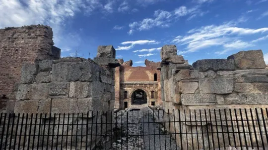 2 bin yıllık İstanbul Kapı'daki mozaik ve taş yol göz kamaştırıyor