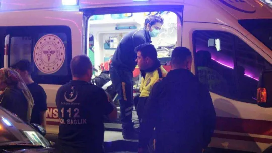 2 otomobilin çarpıştığı kazada 2 kişi yaralandı