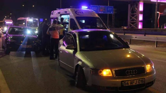 2 otomobilin çarpıştığı kazada 2 kişi yaralandı